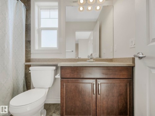 3003 16 Avenue, Edmonton, AB - Indoor Photo Showing Bathroom