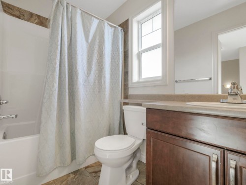 3003 16 Avenue, Edmonton, AB - Indoor Photo Showing Bathroom