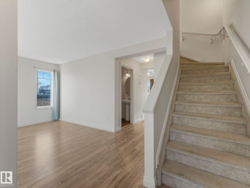 3003 16 Avenue, Edmonton, AB - Indoor Photo Showing Other Room