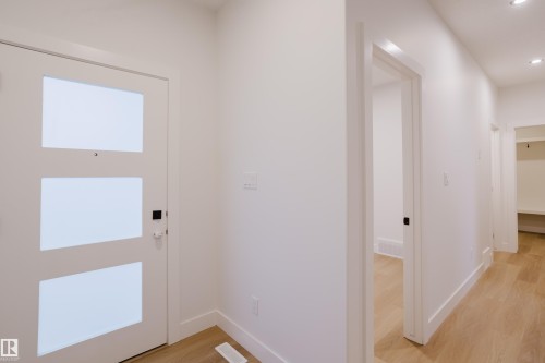 811 Elderberry Court, Edmonton, AB - Indoor Photo Showing Other Room