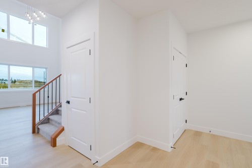 811 Elderberry Court, Edmonton, AB - Indoor Photo Showing Other Room