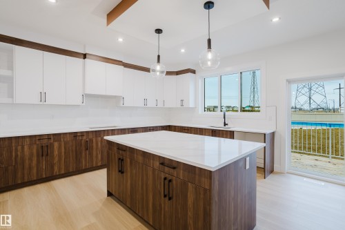 811 Elderberry Court, Edmonton, AB - Indoor Photo Showing Kitchen With Upgraded Kitchen