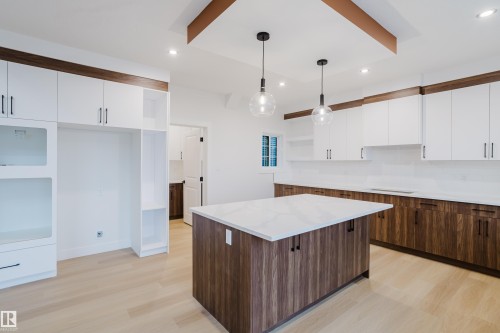 811 Elderberry Court, Edmonton, AB - Indoor Photo Showing Kitchen With Upgraded Kitchen