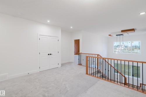 811 Elderberry Court, Edmonton, AB - Indoor Photo Showing Other Room