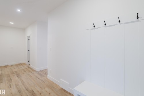 49 Renwyck Place, Spruce Grove, AB - Indoor Photo Showing Other Room