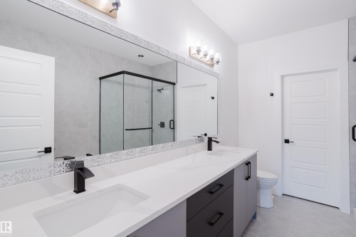 49 Renwyck Place, Spruce Grove, AB - Indoor Photo Showing Bathroom
