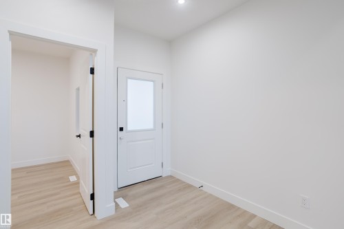 1568 Siskin Link, Edmonton, AB - Indoor Photo Showing Other Room