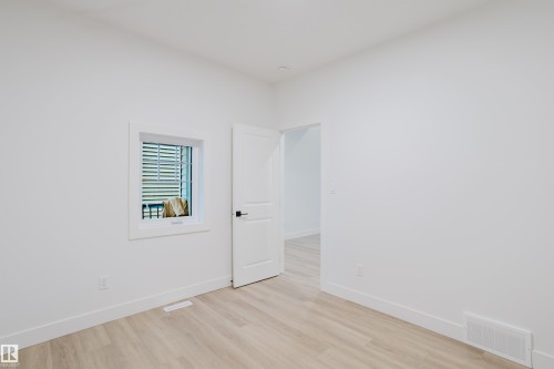 1568 Siskin Link, Edmonton, AB - Indoor Photo Showing Other Room