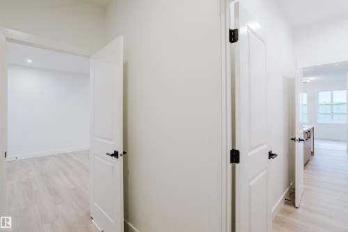 1568 Siskin Link, Edmonton, AB - Indoor Photo Showing Other Room