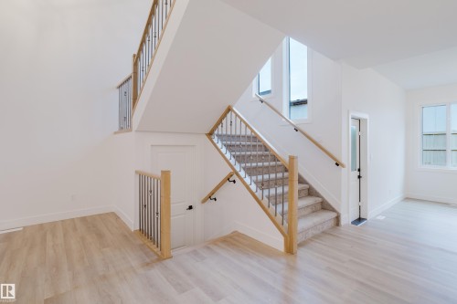1568 Siskin Link, Edmonton, AB - Indoor Photo Showing Other Room