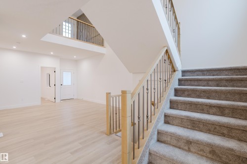 1568 Siskin Link, Edmonton, AB - Indoor Photo Showing Other Room