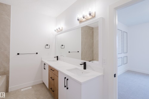 1853 Crossbill Loop, Edmonton, AB - Indoor Photo Showing Bathroom