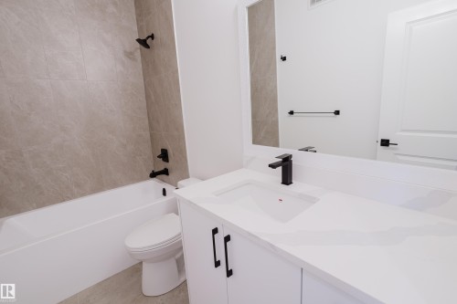 1853 Crossbill Loop, Edmonton, AB - Indoor Photo Showing Bathroom