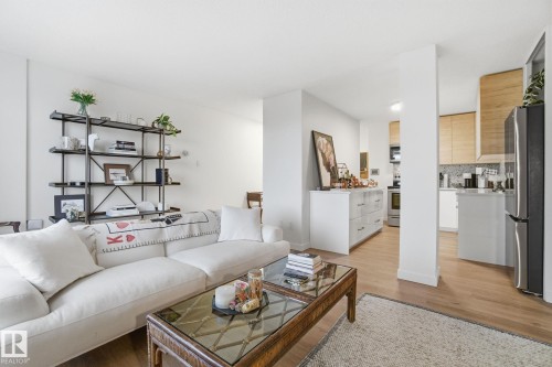 702 9940 112 Street, Edmonton, AB - Indoor