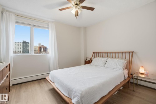 702 9940 112 Street, Edmonton, AB - Indoor Photo Showing Bedroom