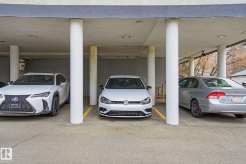 702 9940 112 Street, Edmonton, AB - Indoor Photo Showing Garage