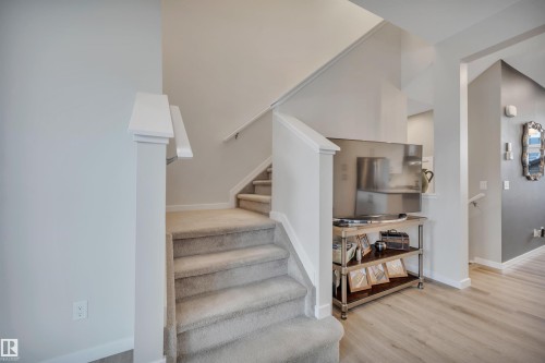 1938 Davidson Wynd, Edmonton, AB - Indoor Photo Showing Other Room