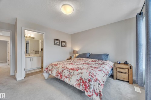 1938 Davidson Wynd, Edmonton, AB - Indoor Photo Showing Bedroom