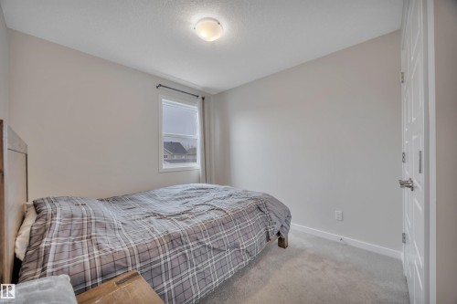 1938 Davidson Wynd, Edmonton, AB - Indoor Photo Showing Bedroom