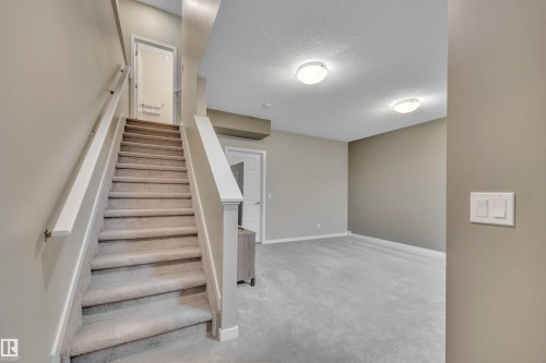 1938 Davidson Wynd, Edmonton, AB - Indoor Photo Showing Other Room