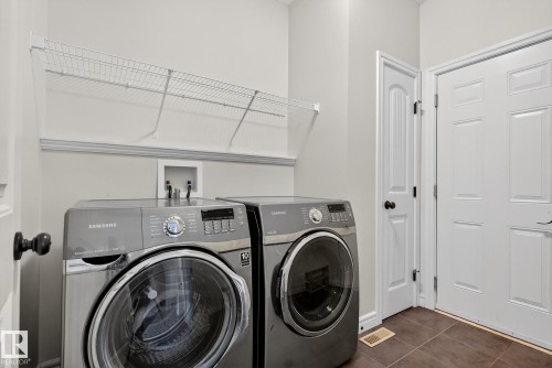 7915 18 Ave Sw, Edmonton, AB - Indoor Photo Showing Laundry Room