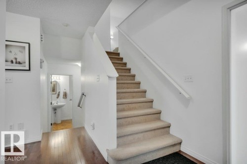 7620 11 Avenue, Edmonton, AB - Indoor Photo Showing Other Room