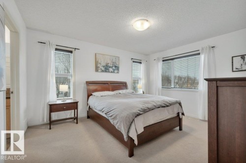 7620 11 Avenue, Edmonton, AB - Indoor Photo Showing Bedroom