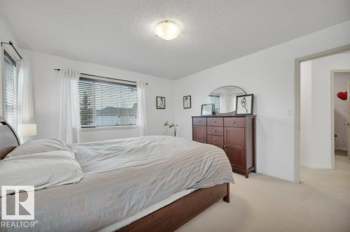 7620 11 Avenue, Edmonton, AB - Indoor Photo Showing Bedroom