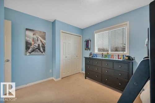 7620 11 Avenue, Edmonton, AB - Indoor Photo Showing Bedroom