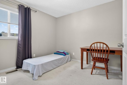 3811 Mclean Close, Edmonton, AB - Indoor Photo Showing Bedroom