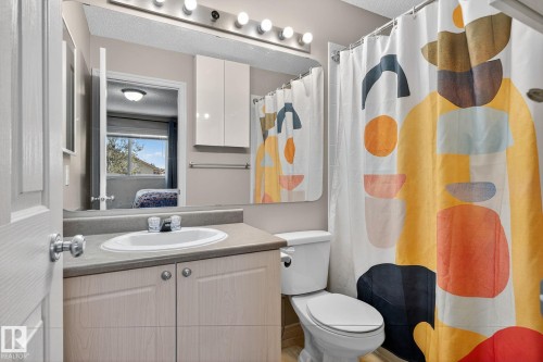 3811 Mclean Close, Edmonton, AB - Indoor Photo Showing Bathroom