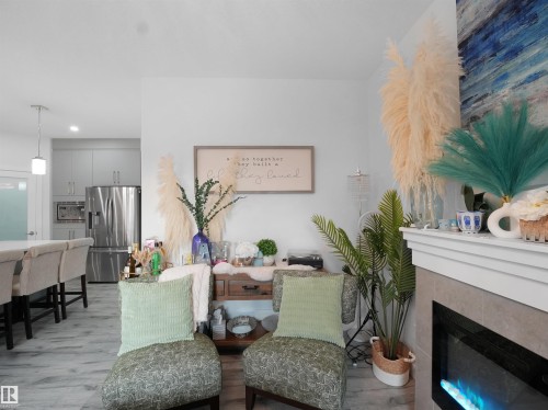 7256 Chivers Place, Edmonton, AB - Indoor Photo Showing Other Room