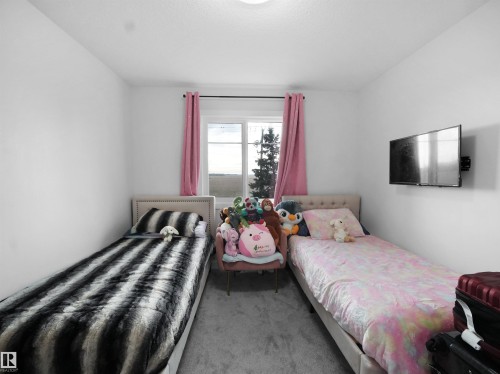 7256 Chivers Place, Edmonton, AB - Indoor Photo Showing Bedroom