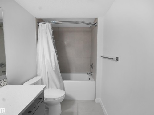 7256 Chivers Place, Edmonton, AB - Indoor Photo Showing Bathroom