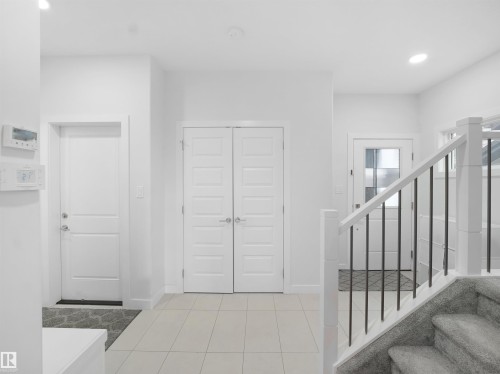 7256 Chivers Place, Edmonton, AB - Indoor Photo Showing Other Room