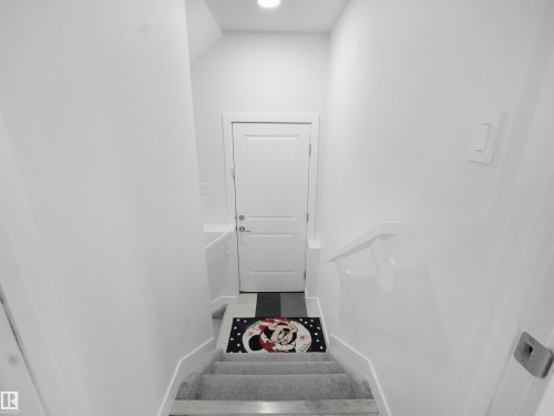 7256 Chivers Place, Edmonton, AB - Indoor Photo Showing Other Room