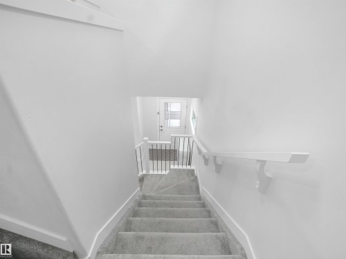 7256 Chivers Place, Edmonton, AB - Indoor Photo Showing Other Room