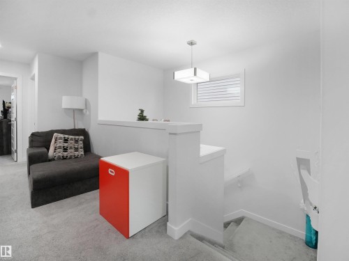 7256 Chivers Place, Edmonton, AB - Indoor