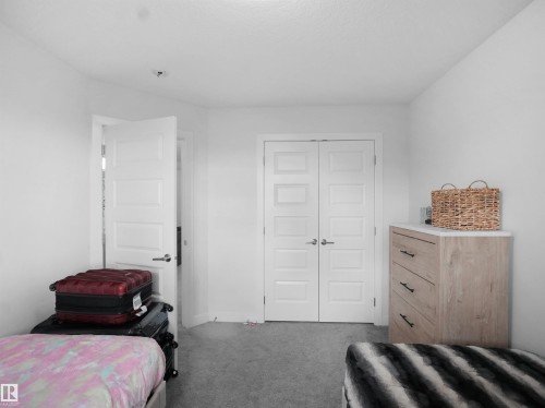7256 Chivers Place, Edmonton, AB - Indoor Photo Showing Bedroom