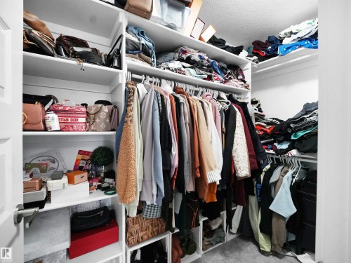 7256 Chivers Place, Edmonton, AB - Indoor With Storage