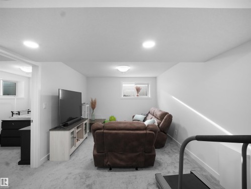 7256 Chivers Place, Edmonton, AB - Indoor