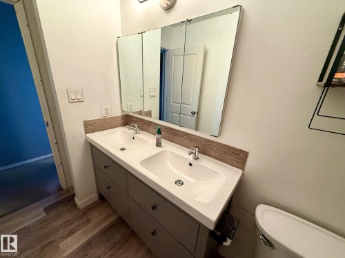 10307 150 Street, Edmonton, AB - Indoor Photo Showing Bathroom