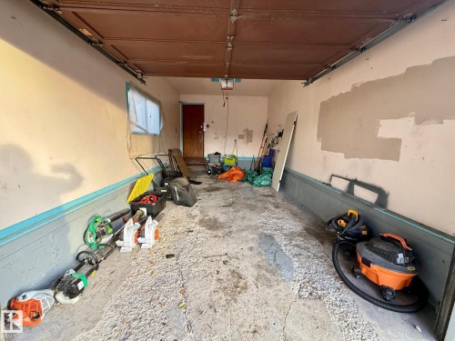 10307 150 Street, Edmonton, AB - Indoor Photo Showing Garage