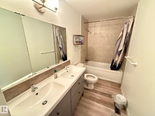 10307 150 Street, Edmonton, AB - Indoor Photo Showing Bathroom