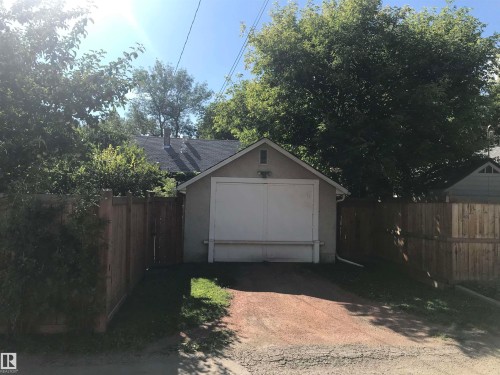 7707 111 Street, Edmonton, AB - Outdoor