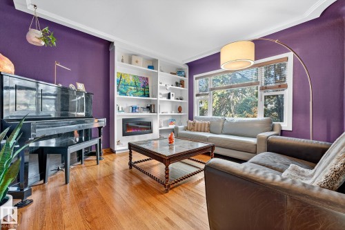 7707 111 Street, Edmonton, AB - Indoor Photo Showing Living Room
