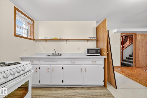7707 111 Street, Edmonton, AB - Indoor Photo Showing Kitchen