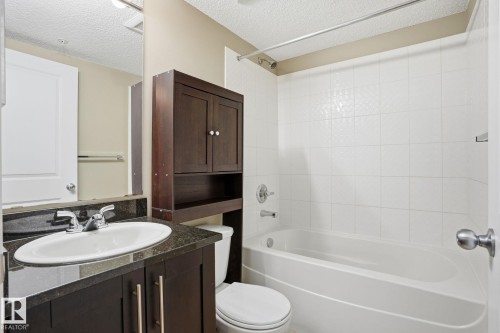 335 3315 James Mowatt Trail, Edmonton, AB - Indoor Photo Showing Bathroom