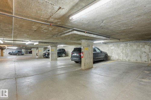 335 3315 James Mowatt Trail, Edmonton, AB - Indoor Photo Showing Garage