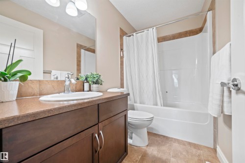 753 173B Street, Edmonton, AB - Indoor Photo Showing Bathroom
